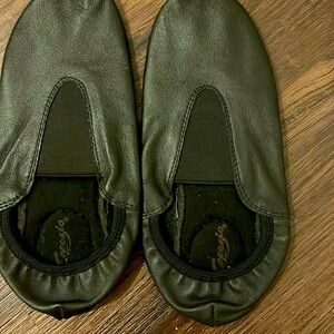 Children’s Agility Gym Shoes, 5M Like New Worn Once!